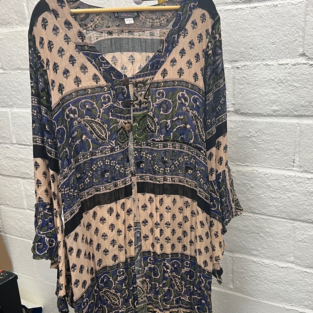 The Pyramid Collection Blue and Cream Tunic